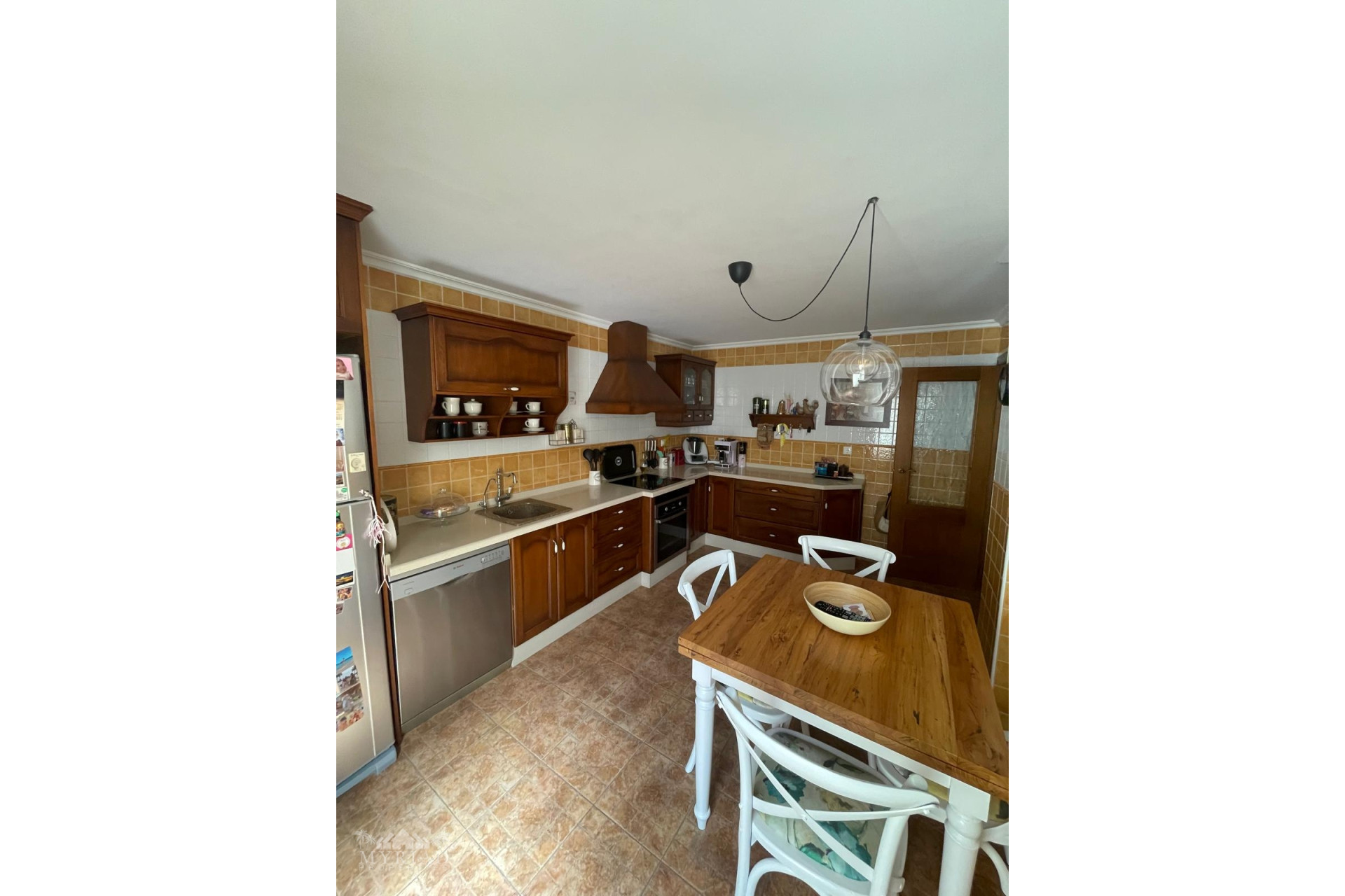 Resale - Townhouse -
Pinoso - Pinoso Alicante