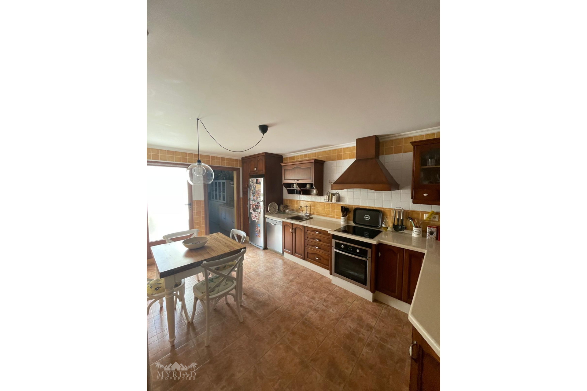 Resale - Townhouse -
Pinoso - Pinoso Alicante