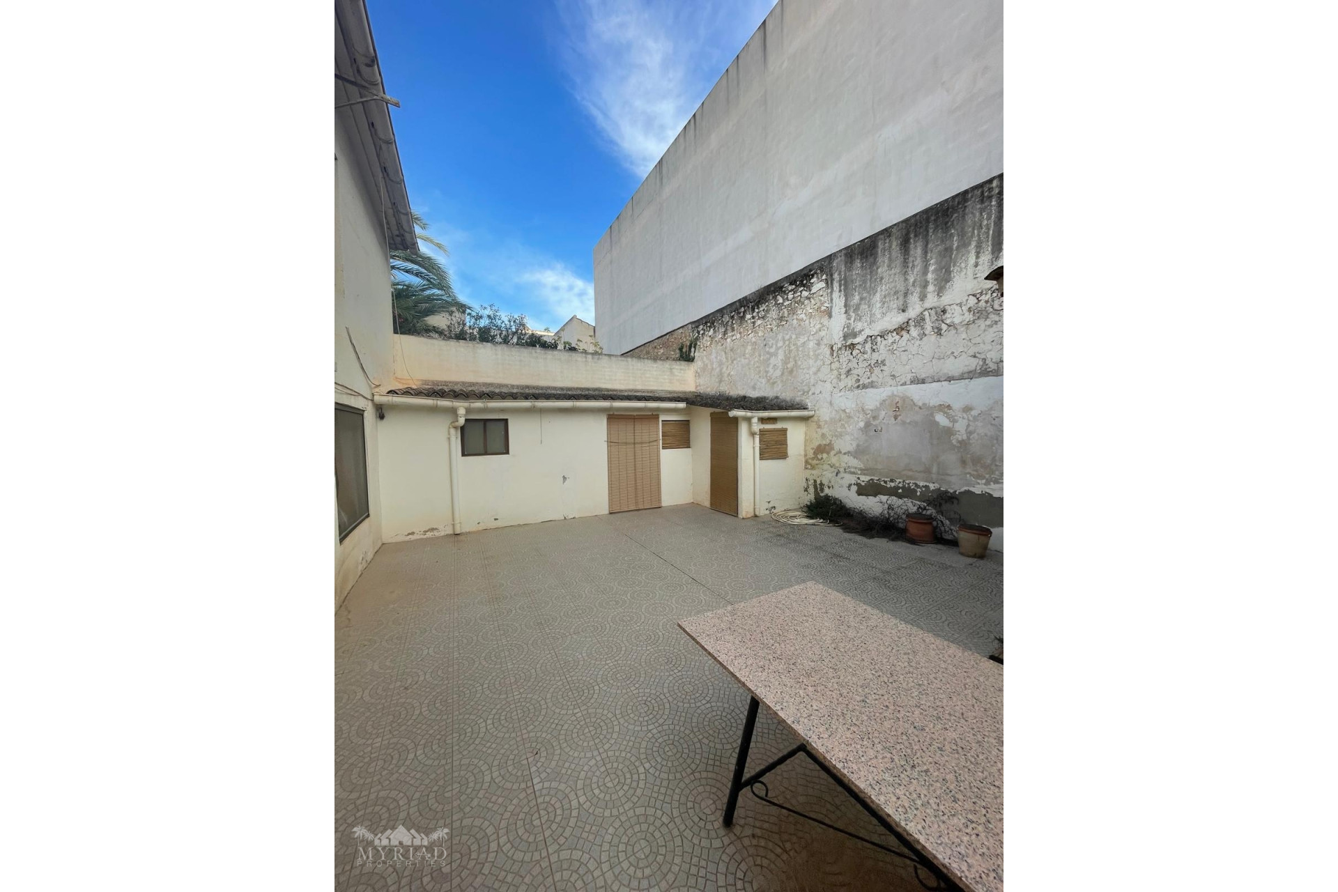 Resale - Townhouse -
Pinoso - Pinoso Alicante