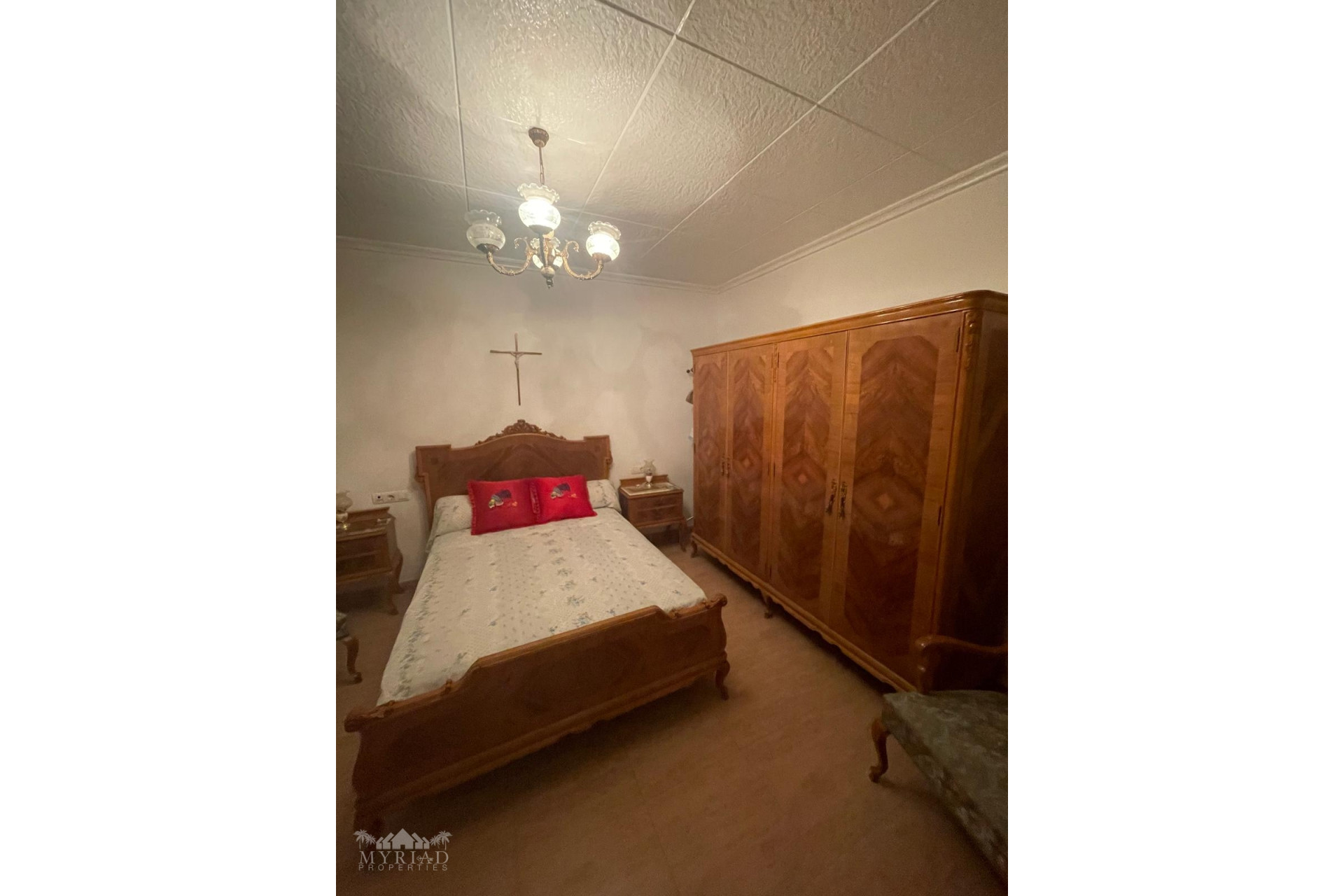 Resale - Townhouse -
Pinoso - Pinoso Alicante