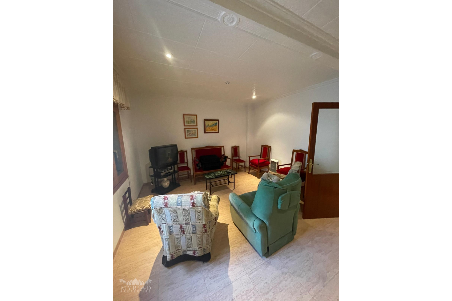 Resale - Townhouse -
Pinoso - Pinoso Alicante