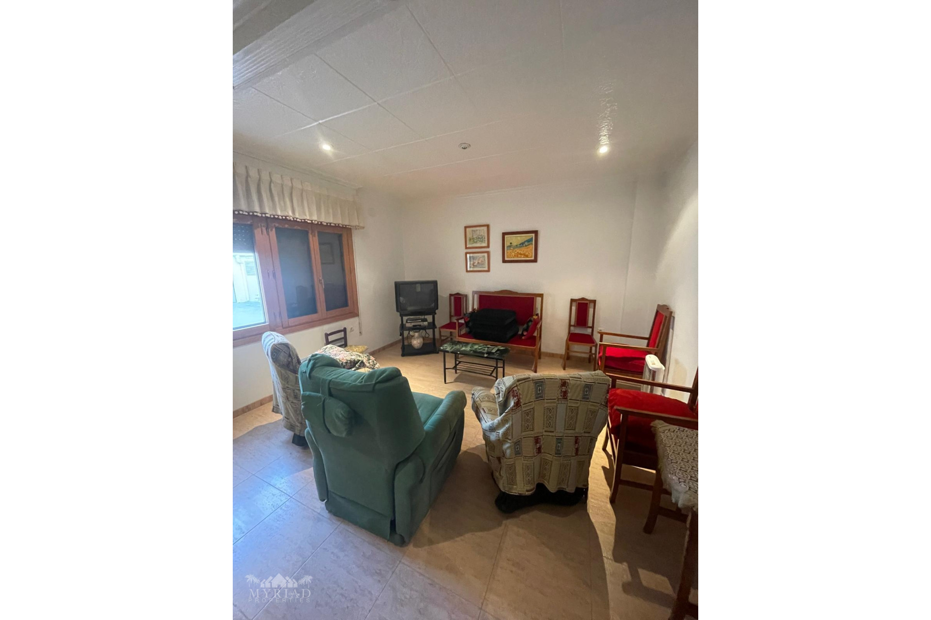 Resale - Townhouse -
Pinoso - Pinoso Alicante