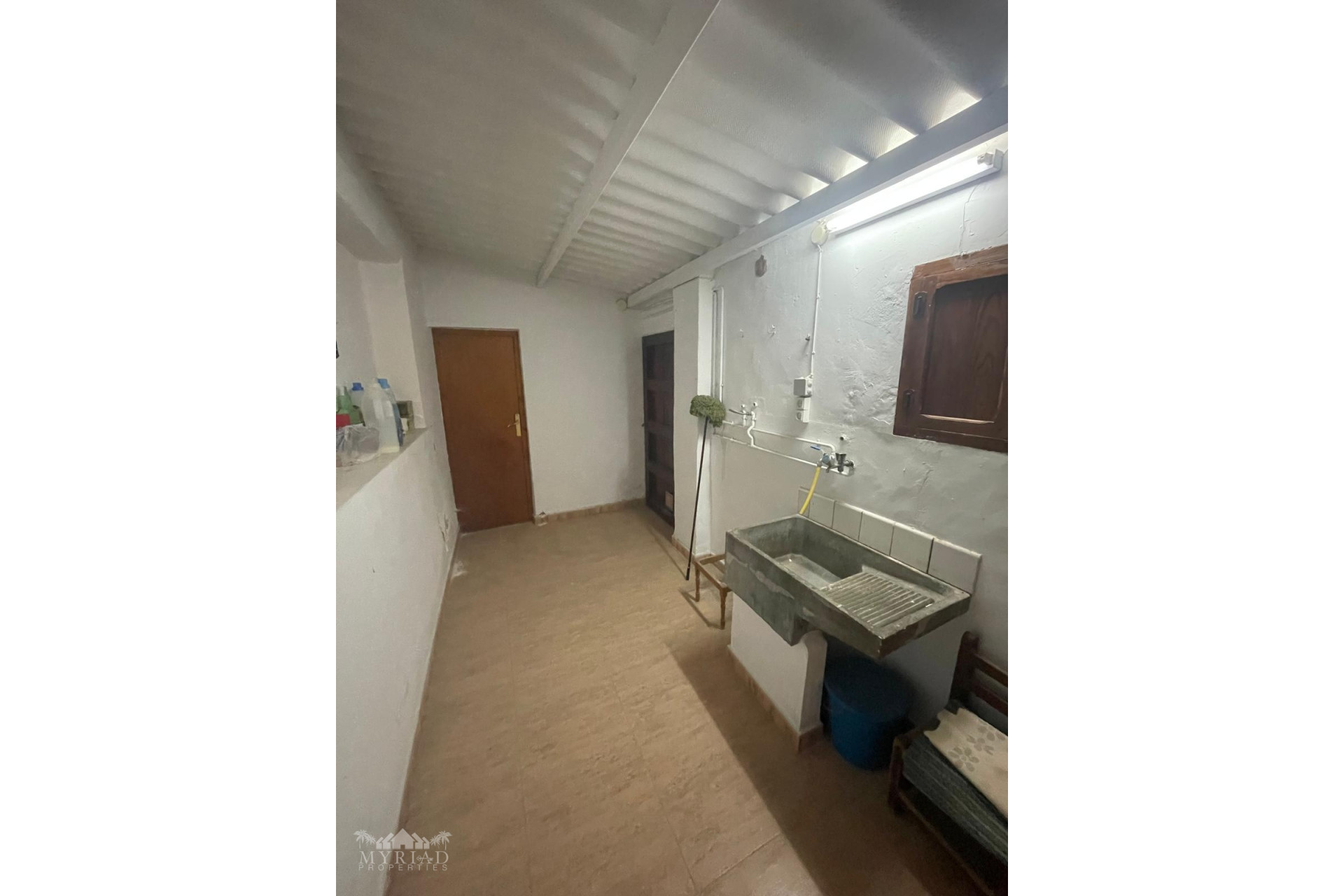 Resale - Townhouse -
Pinoso - Pinoso Alicante