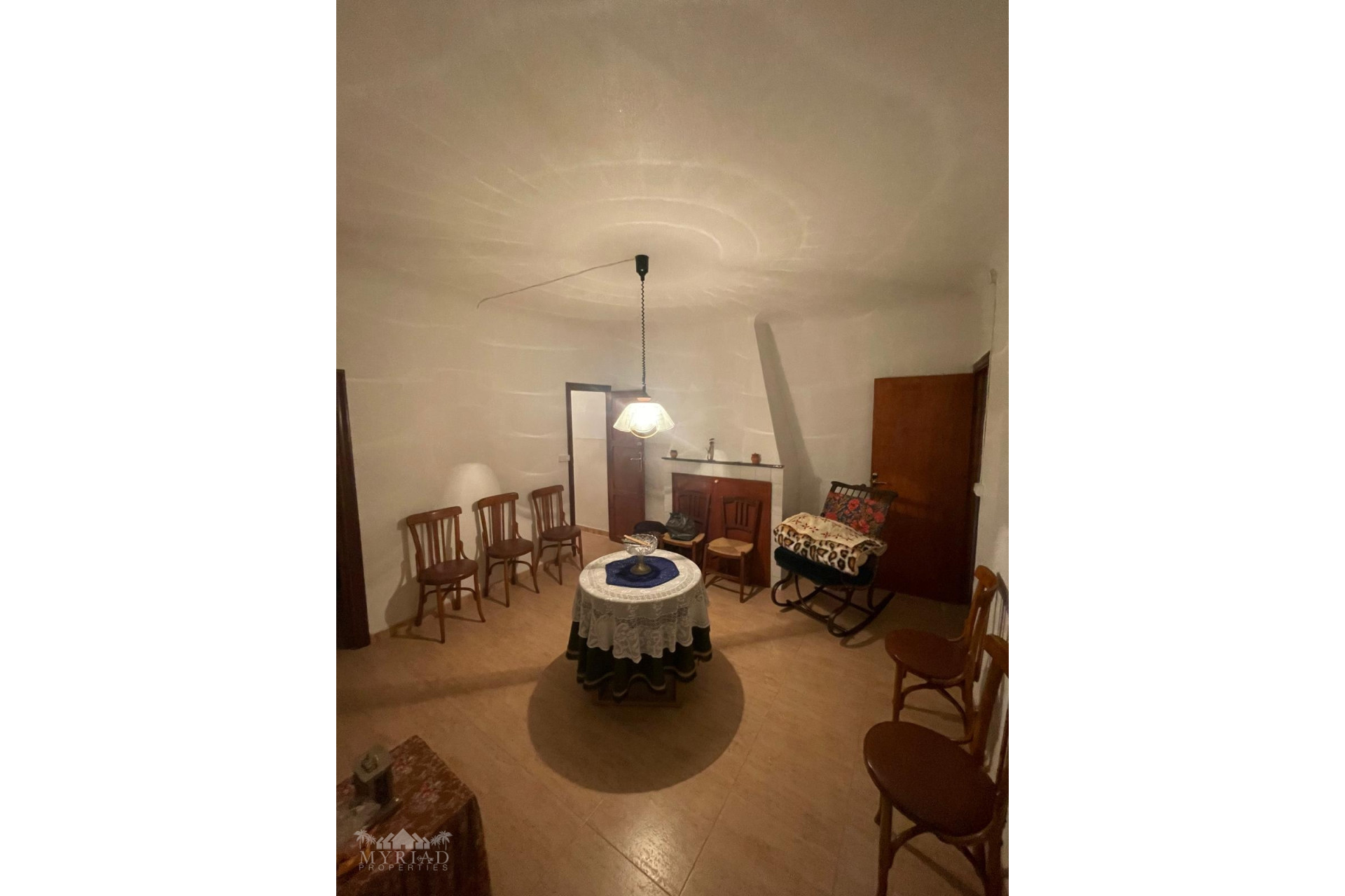 Resale - Townhouse -
Pinoso - Pinoso Alicante