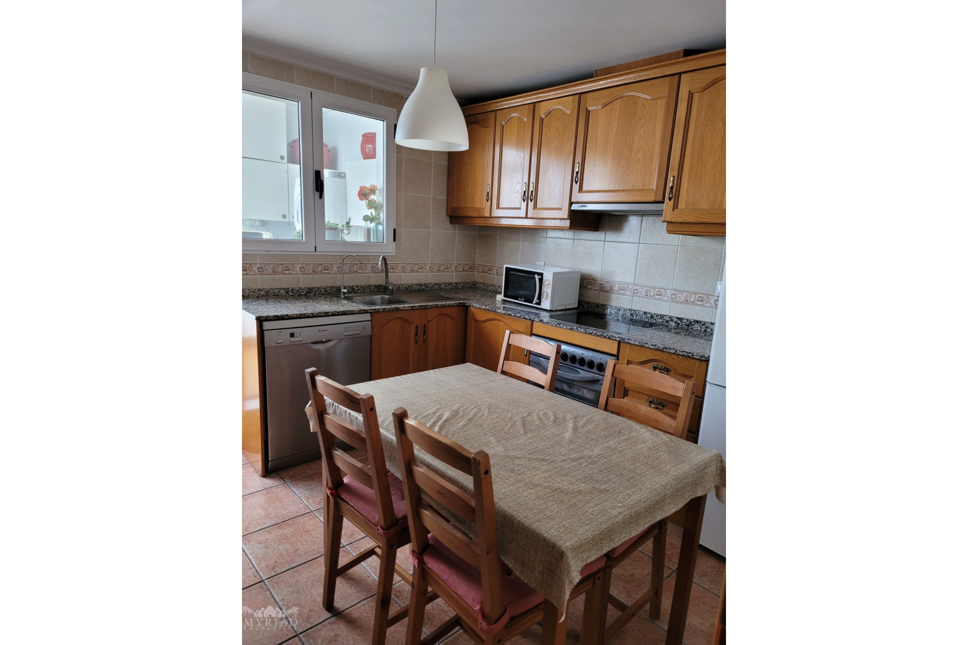 Resale - Townhouse -
Pinoso - Pinoso Alicante