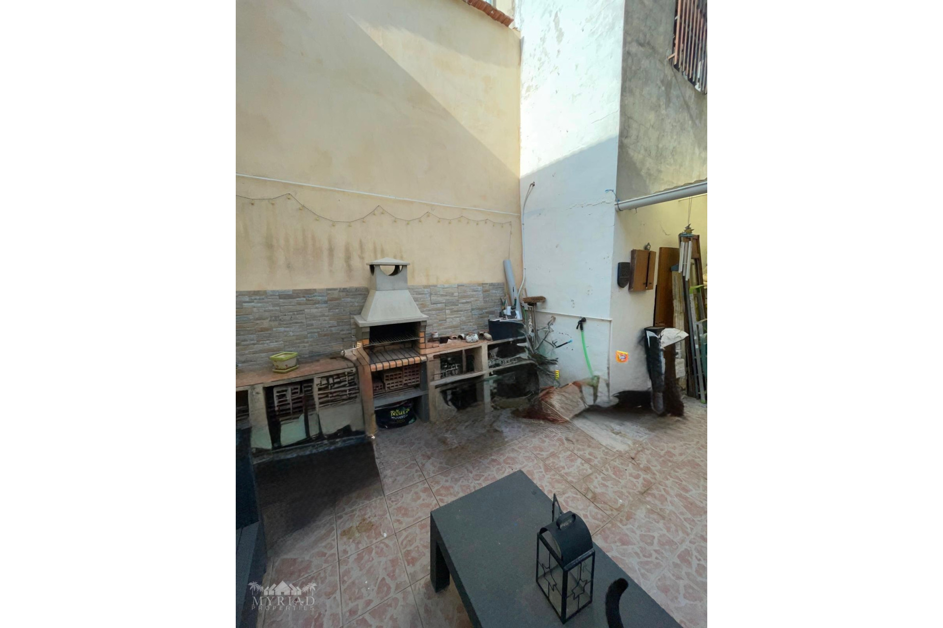 Resale - Townhouse -
Pinoso - Pinoso Alicante