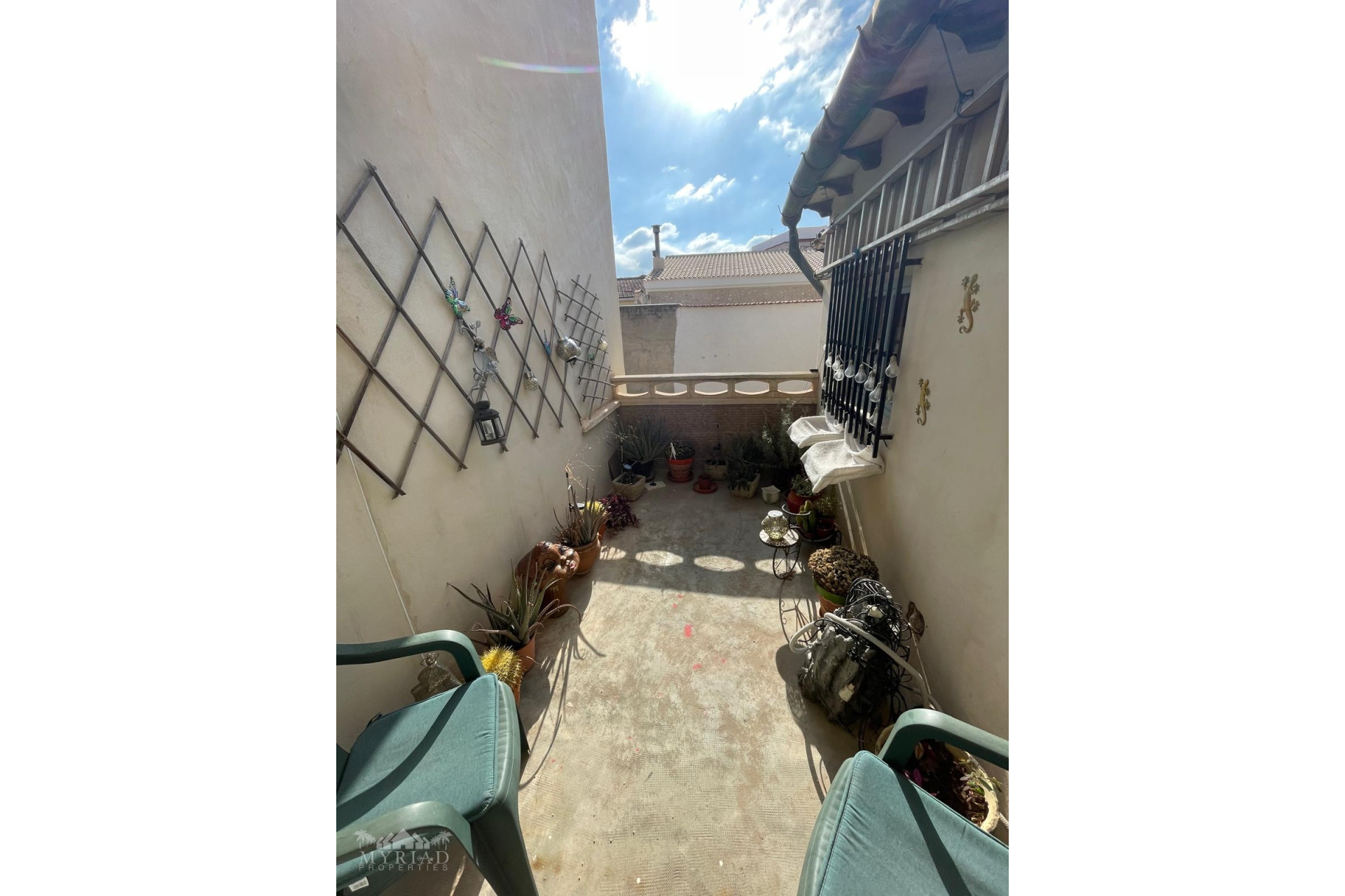 Resale - Townhouse -
Pinoso - Pinoso Alicante