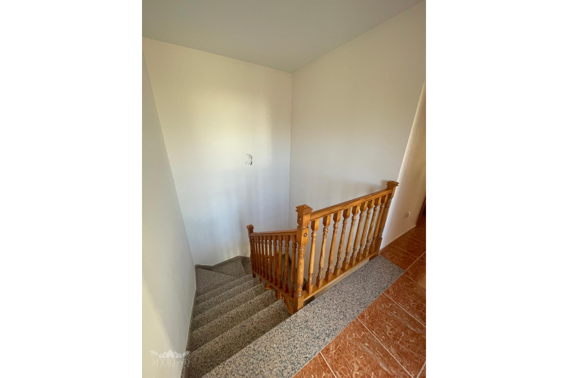 Resale - Townhouse -
Pinoso - Pinoso Alicante