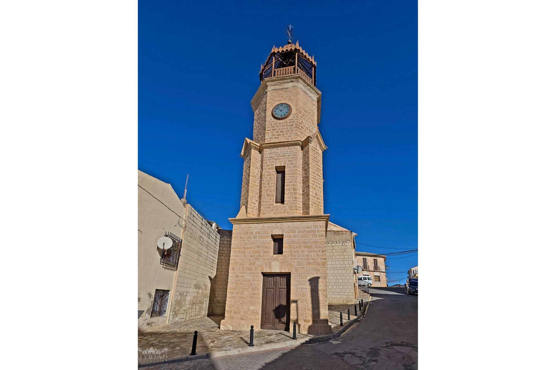 Resale - Townhouse -
Pinoso - Pinoso Alicante