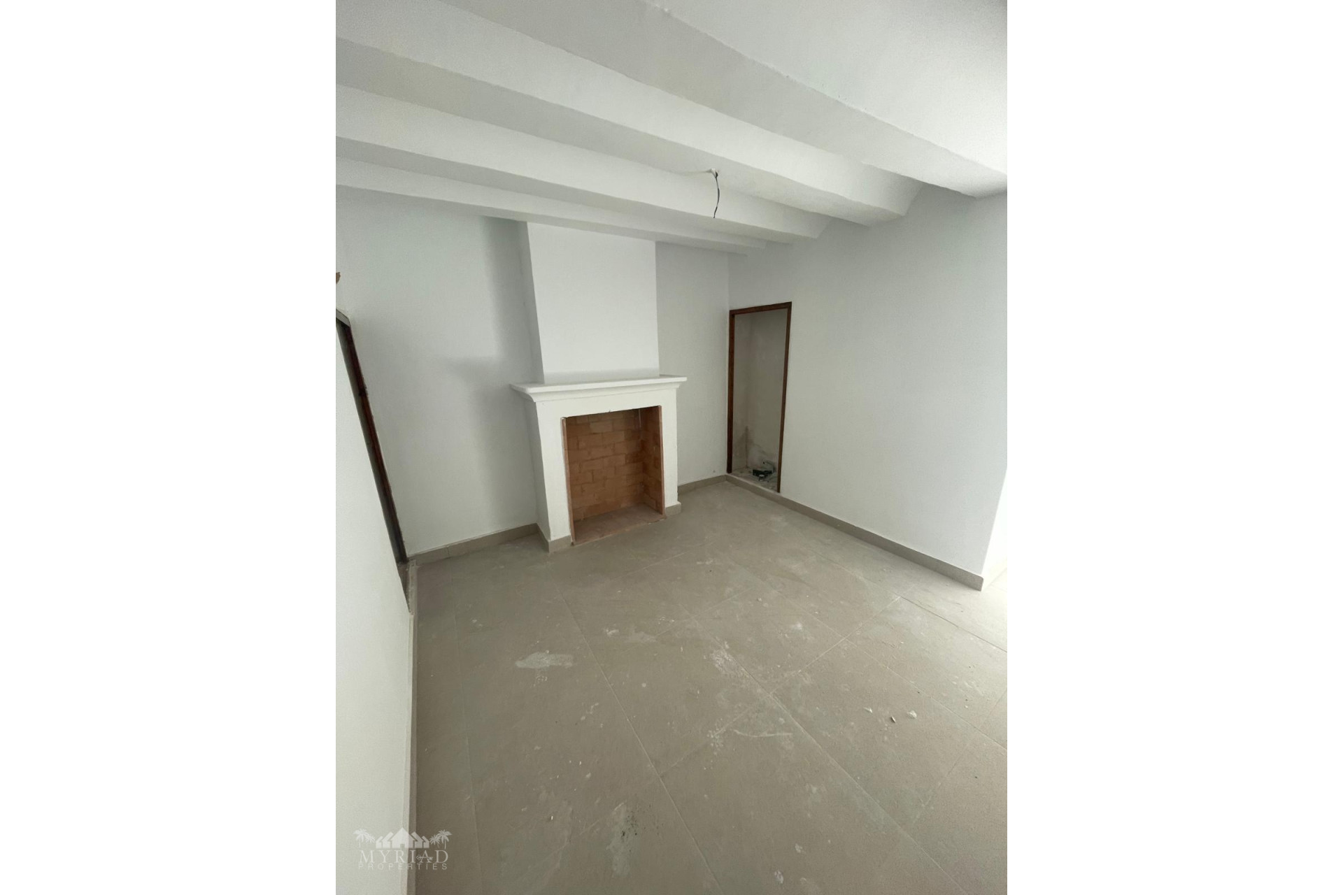 Resale - Townhouse -
Pinoso - Pinoso Alicante