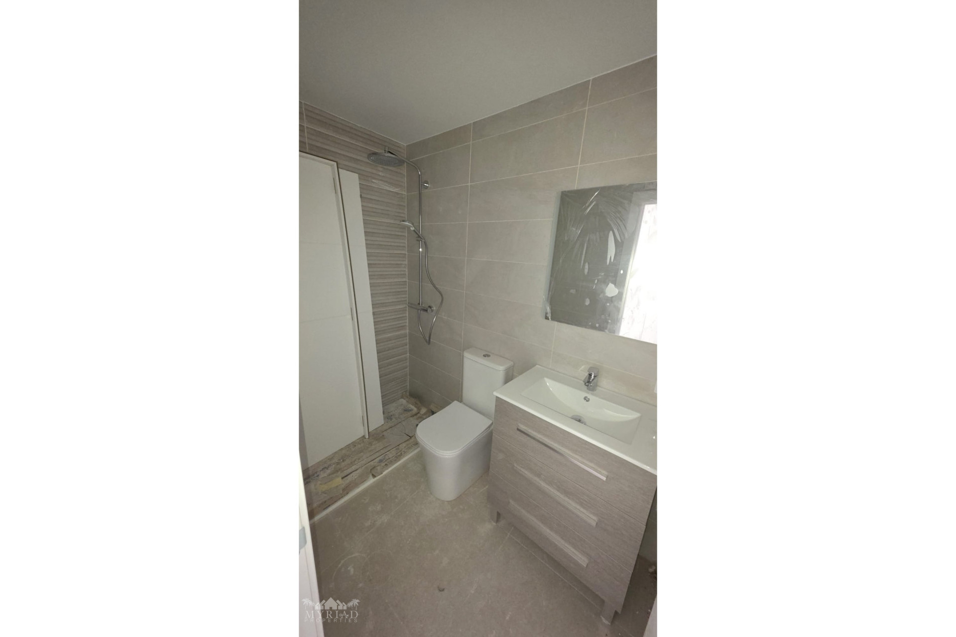 Resale - Townhouse -
Pinoso - Pinoso Alicante