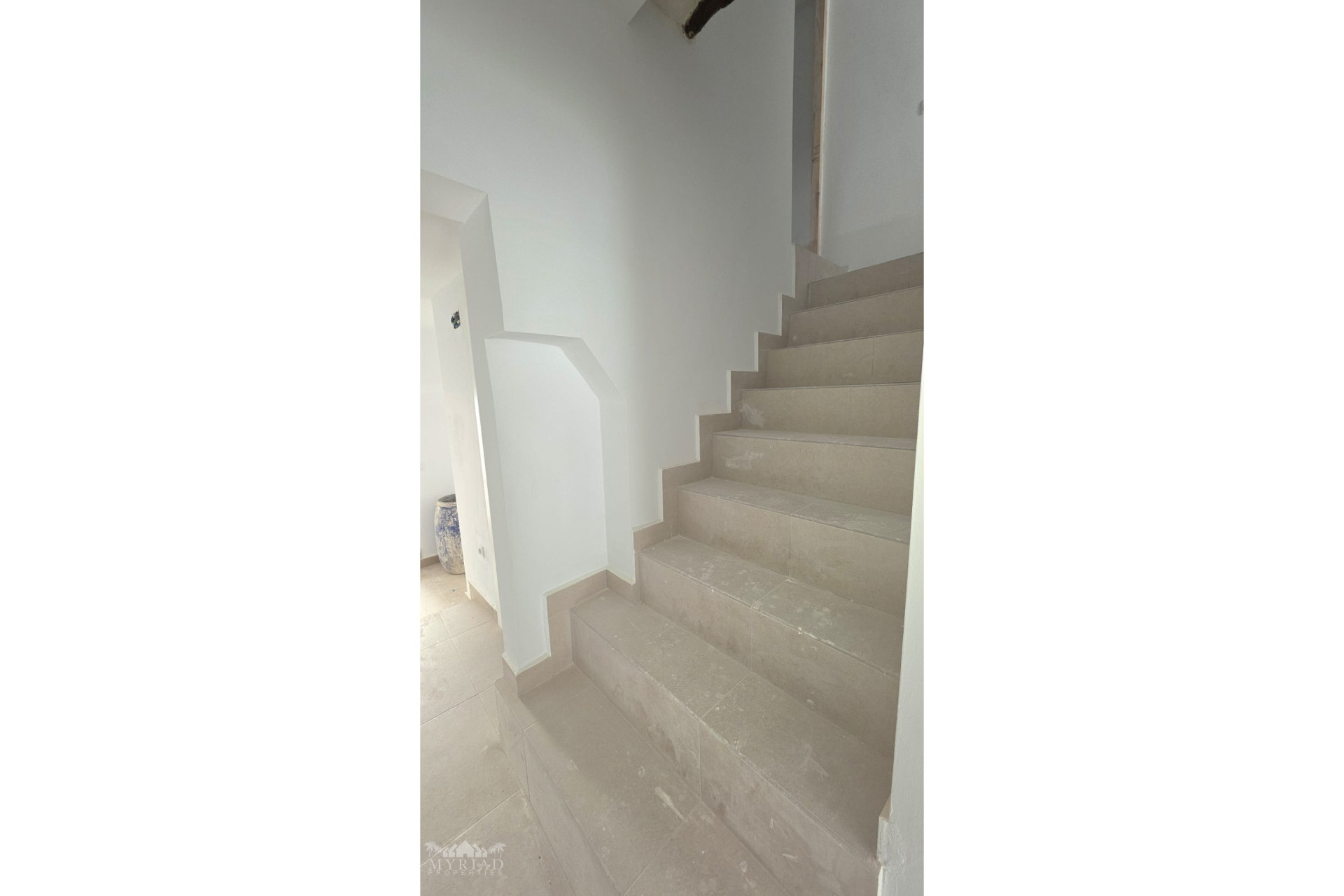 Resale - Townhouse -
Pinoso - Pinoso Alicante