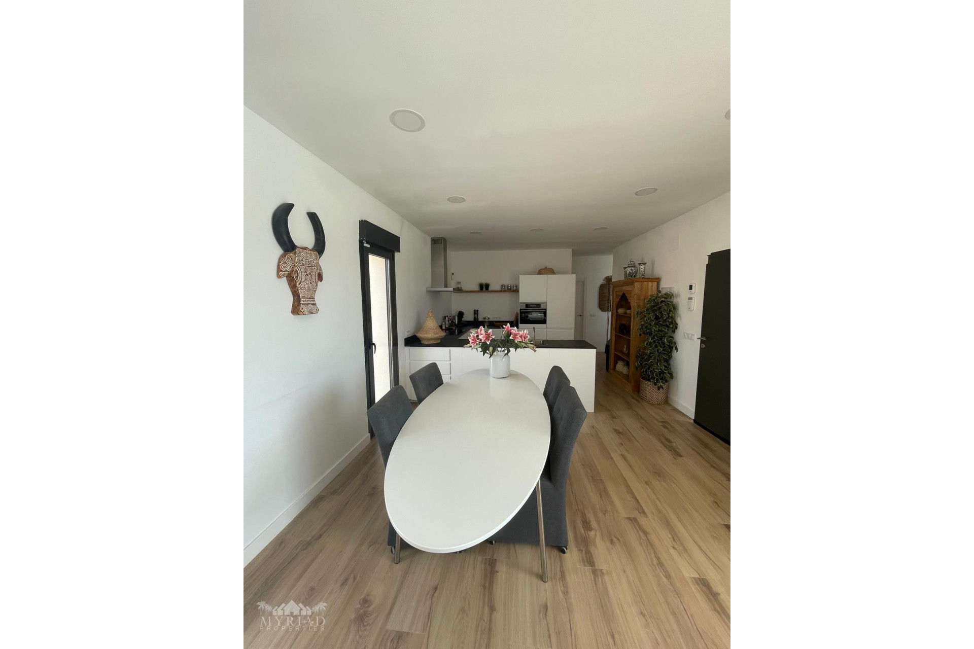 Resale - Townhouse -
Pinoso - Pinoso Alicante