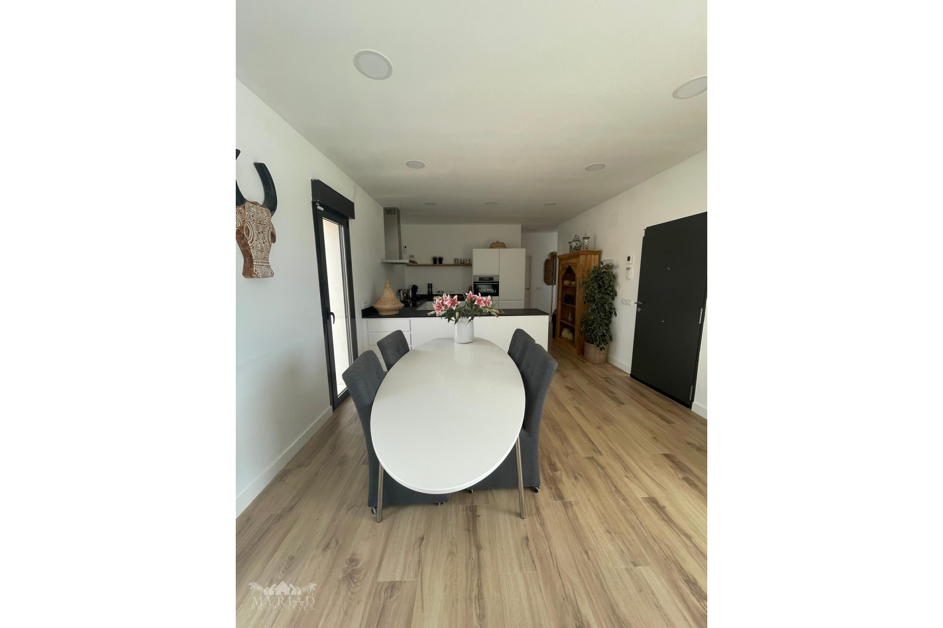 Resale - Townhouse -
Pinoso - Pinoso Alicante