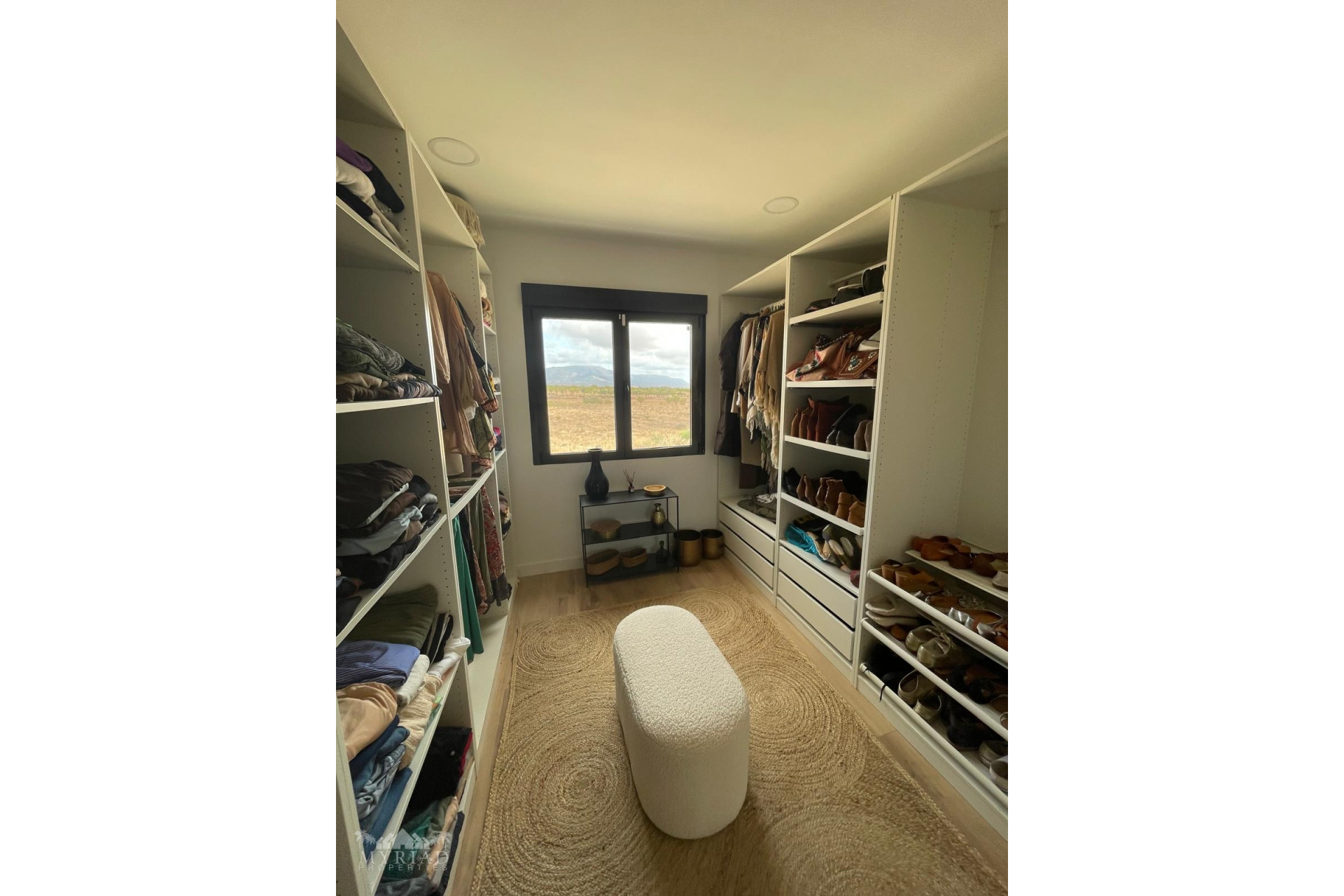 Resale - Townhouse -
Pinoso - Pinoso Alicante