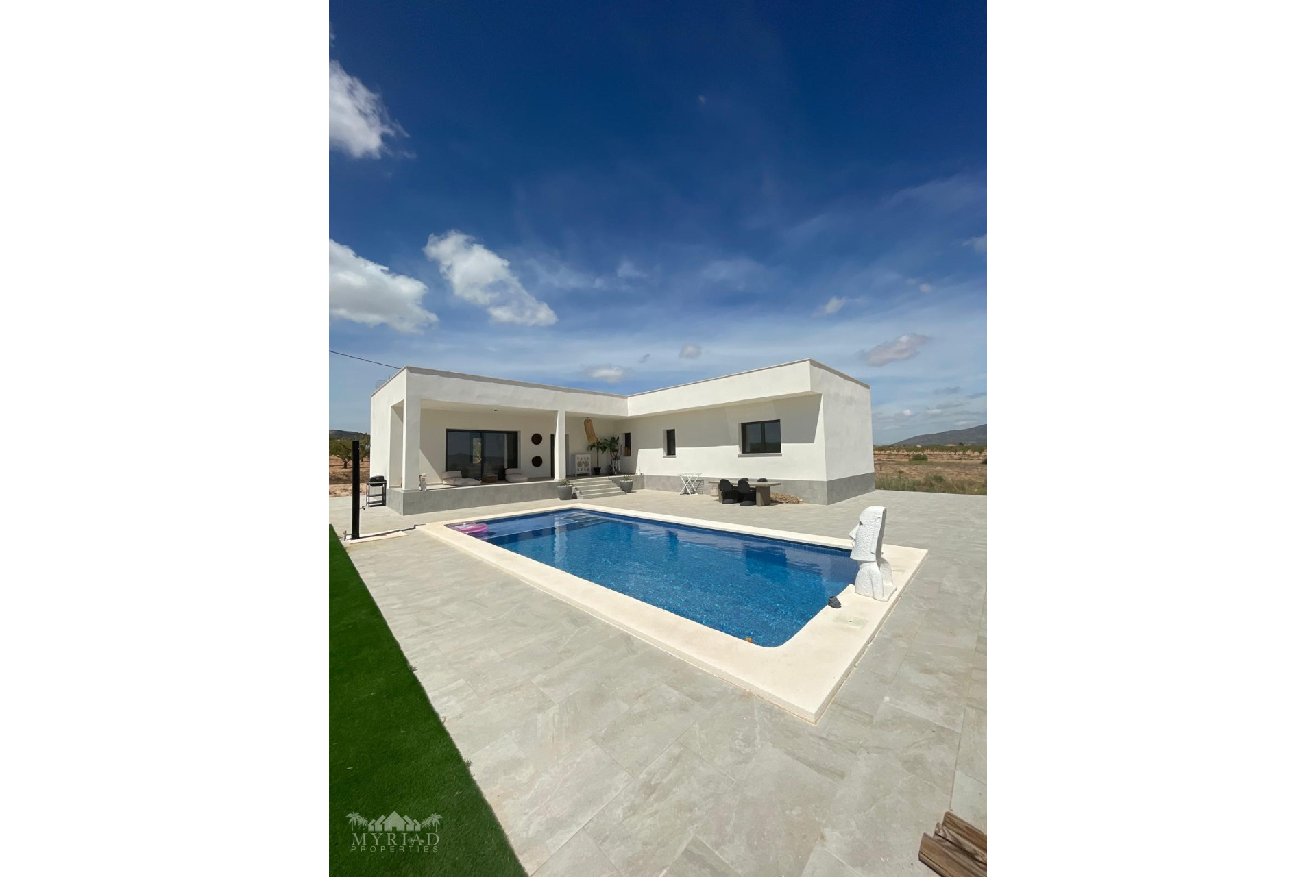 Resale - Townhouse -
Pinoso - Pinoso Alicante