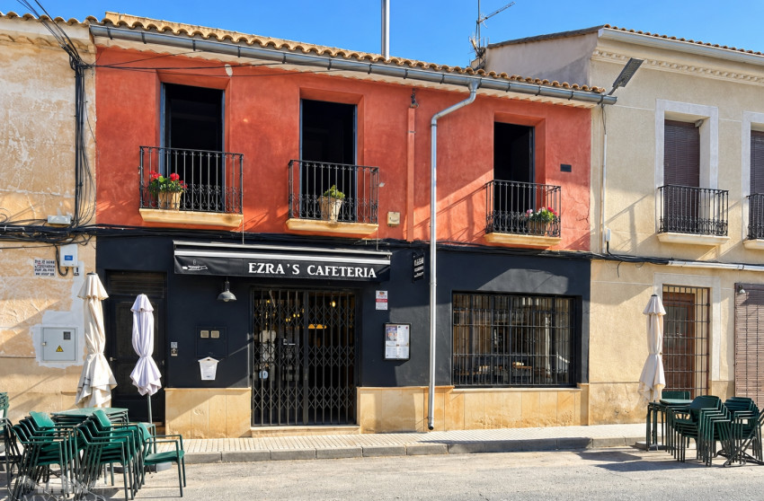 Resale - Townhouse -
Pinoso - Pinoso Alicante