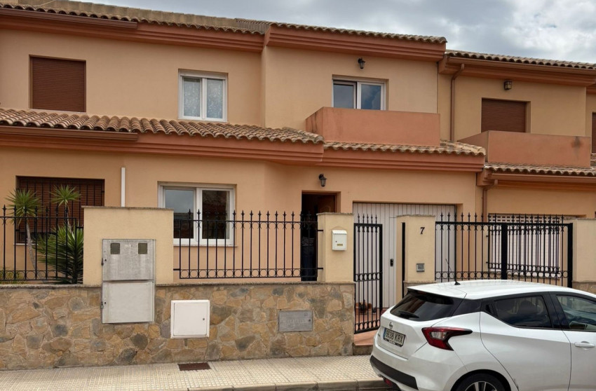 Resale - Townhouse -
Pinoso