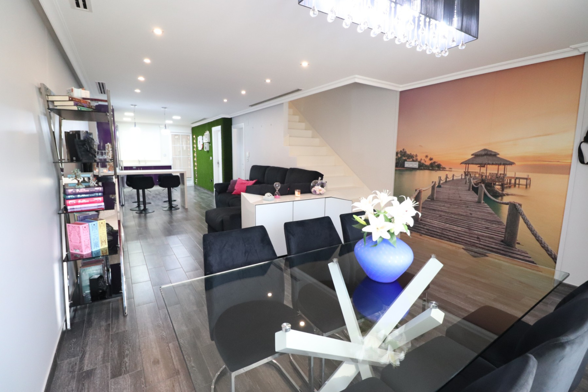 Resale - Townhouse -
Redovan - Redovan - Town