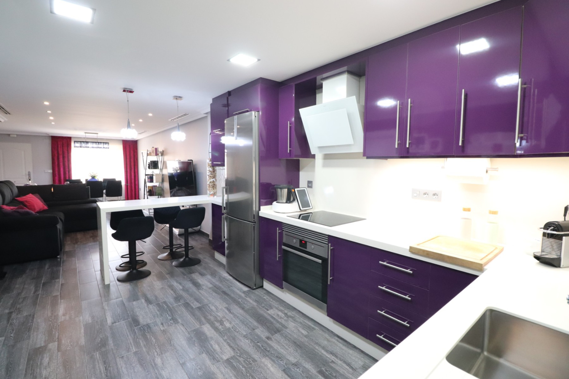 Resale - Townhouse -
Redovan - Redovan - Town