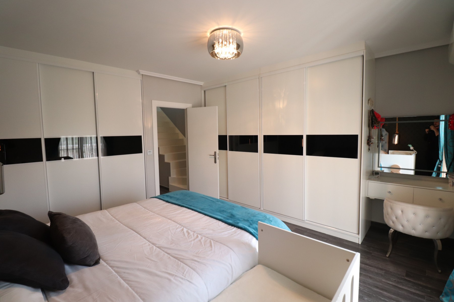 Resale - Townhouse -
Redovan - Redovan - Town