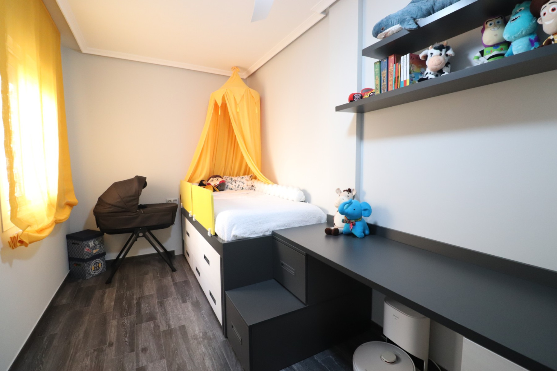 Resale - Townhouse -
Redovan - Redovan - Town