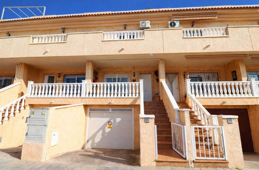 Resale - Townhouse -
Redovan - Redovan - Town