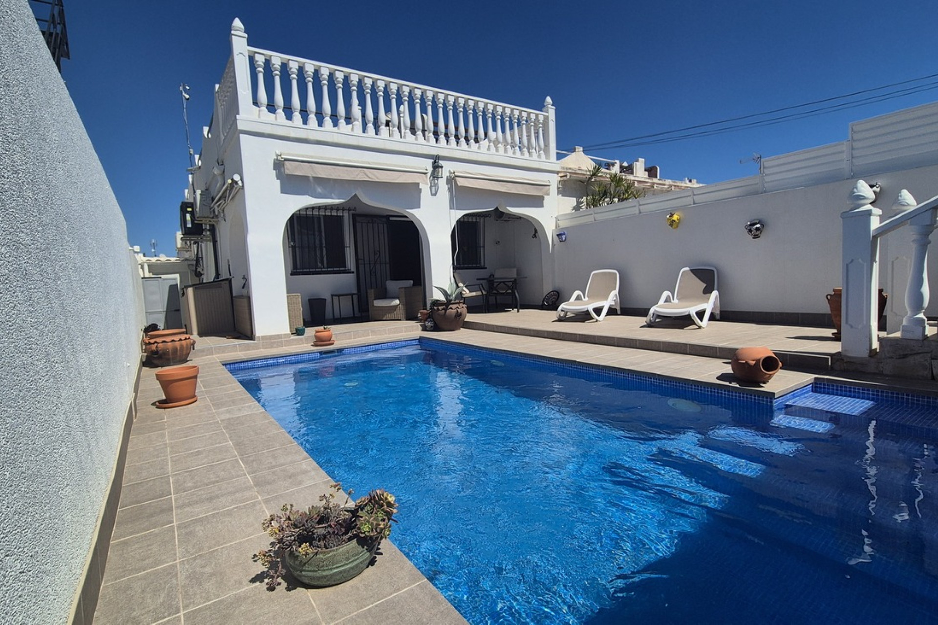 Resale - Townhouse -
San Miguel de Salinas - Inland