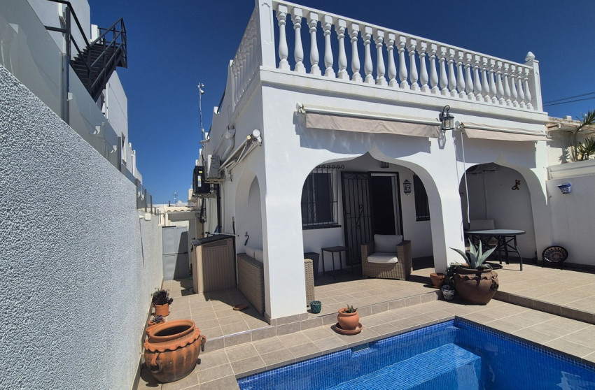 Resale - Townhouse -
San Miguel de Salinas - Inland