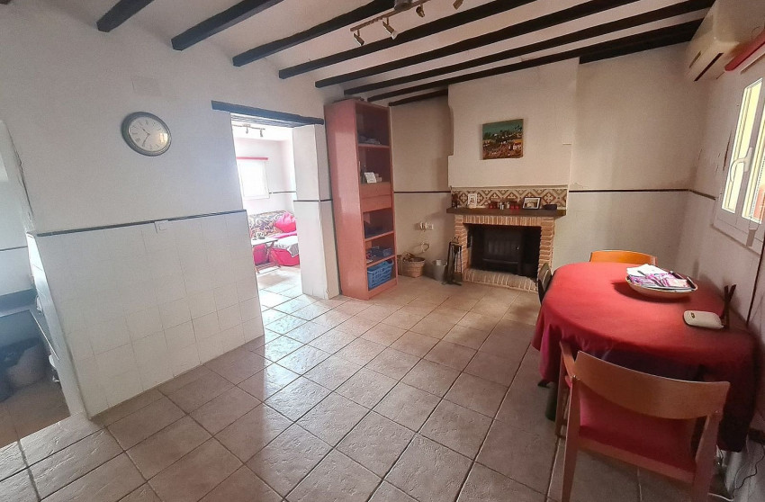 Resale - Townhouse -
Sax