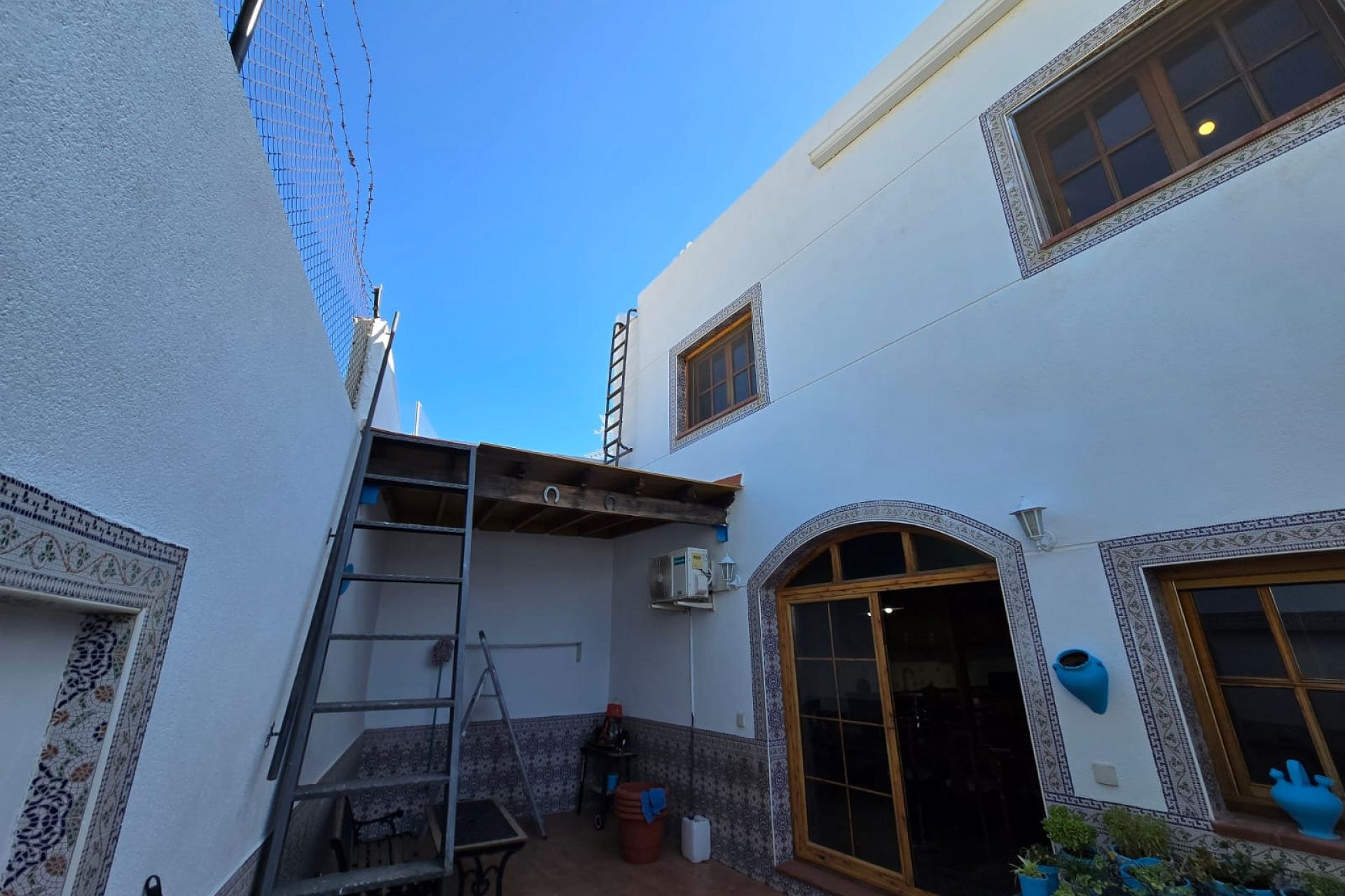 Resale - Townhouse -
Sax