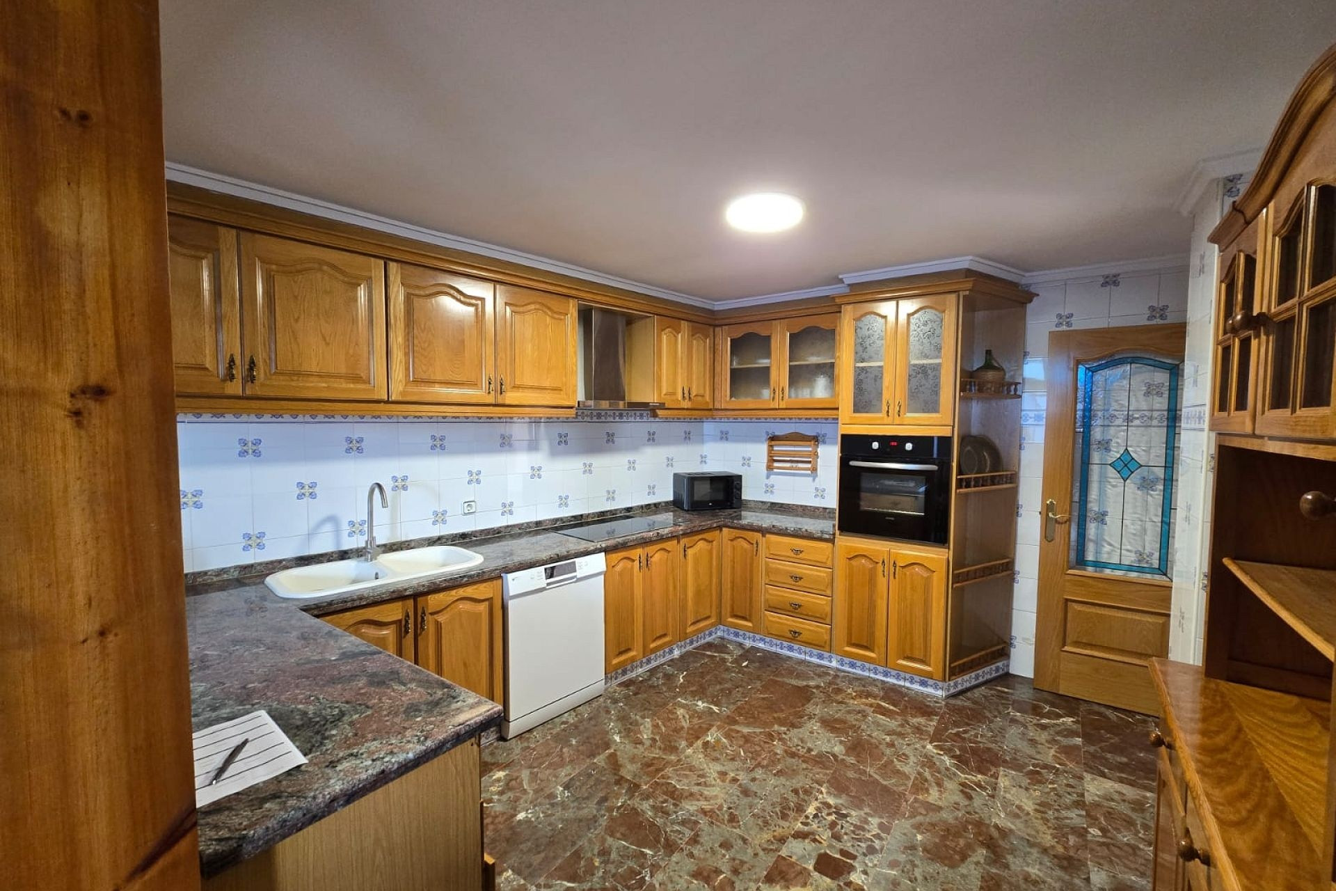 Resale - Townhouse -
Sax