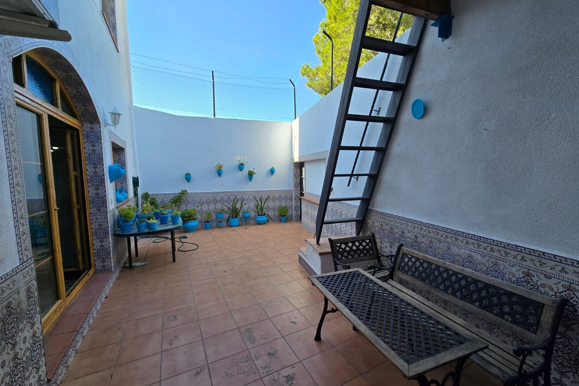 Resale - Townhouse -
Sax