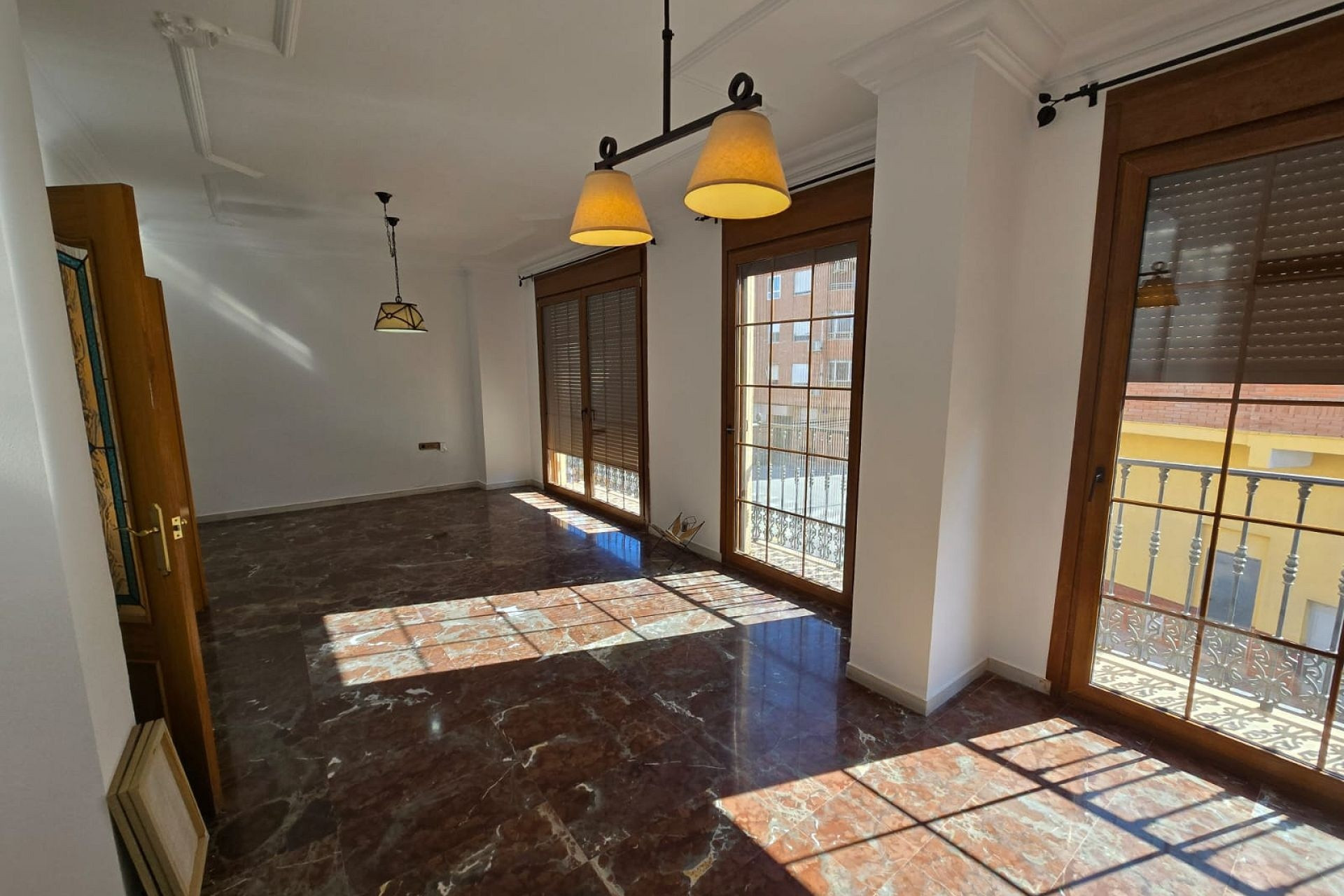 Resale - Townhouse -
Sax