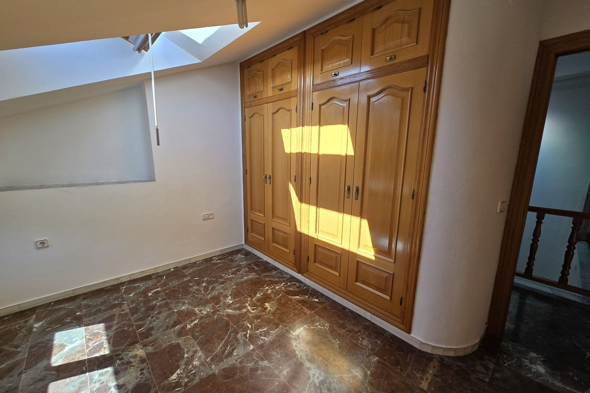 Resale - Townhouse -
Sax