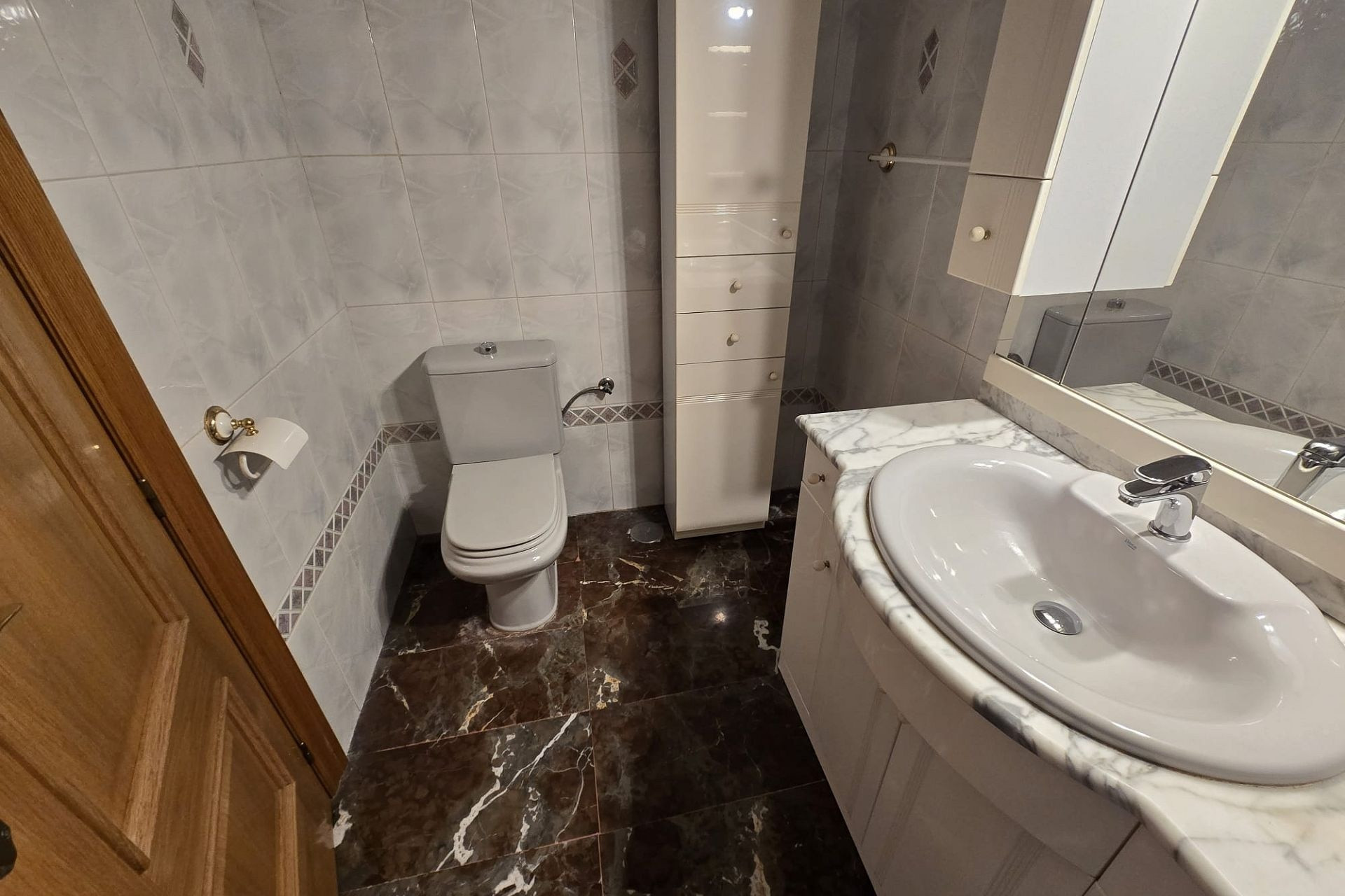 Resale - Townhouse -
Sax