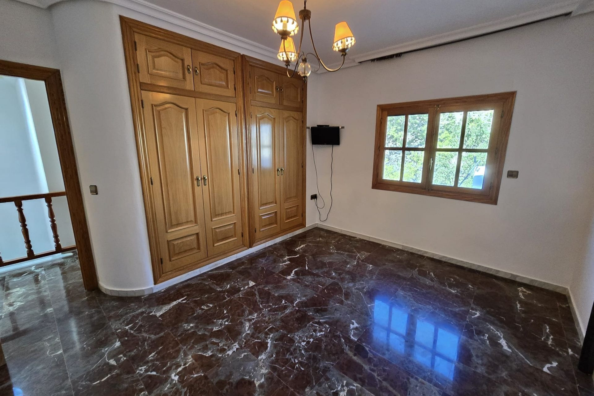 Resale - Townhouse -
Sax