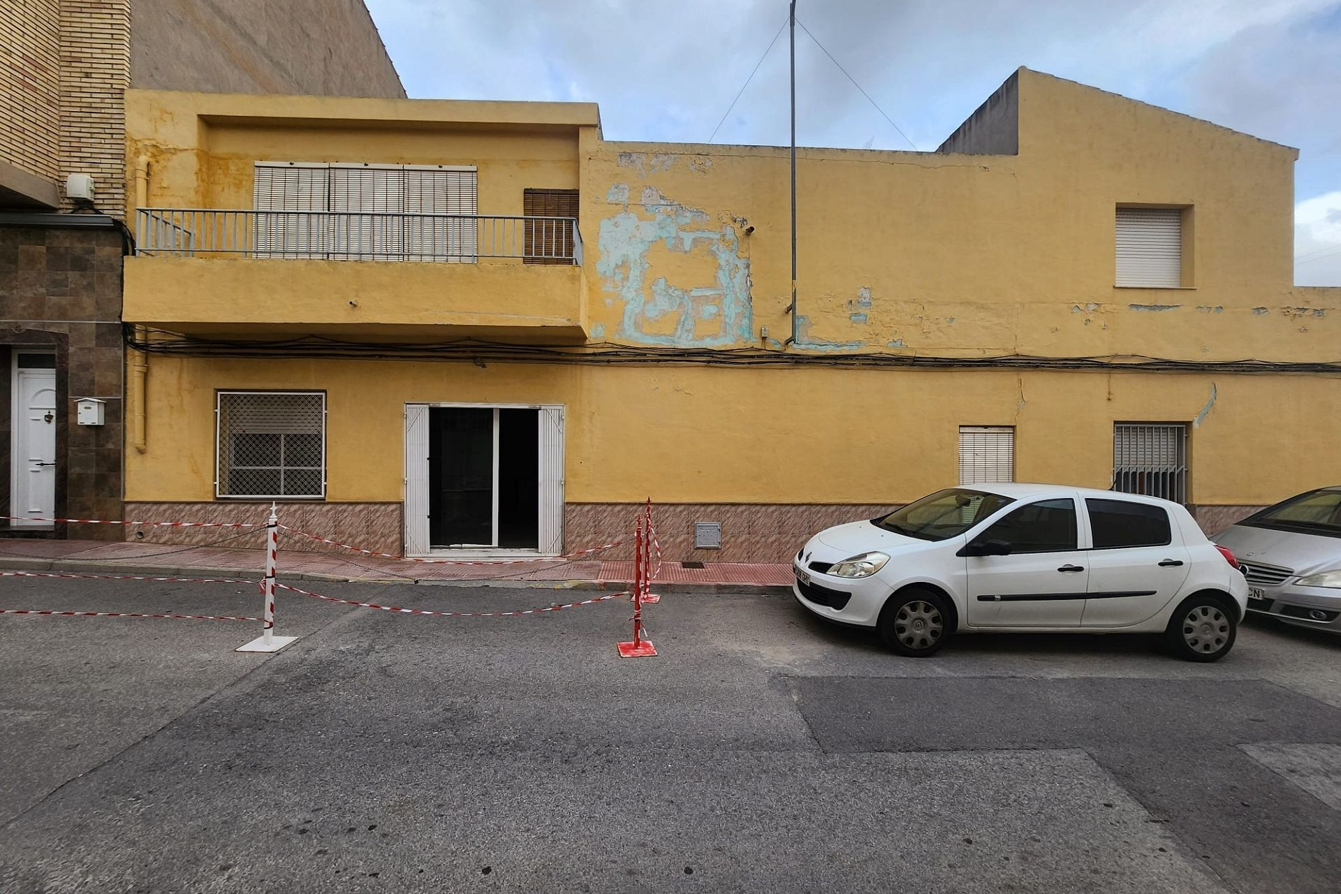 Resale - Townhouse -
Sax