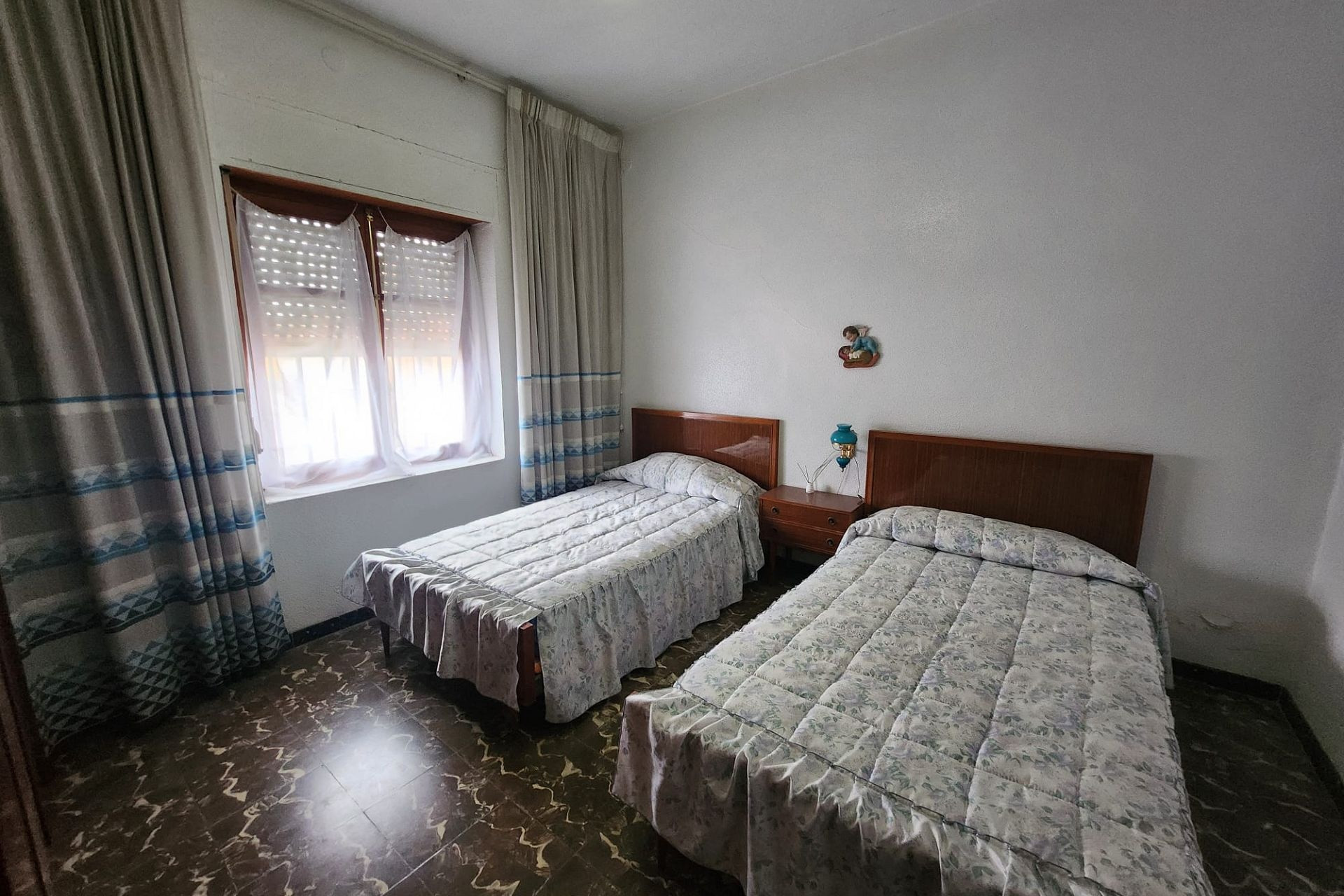 Resale - Townhouse -
Sax