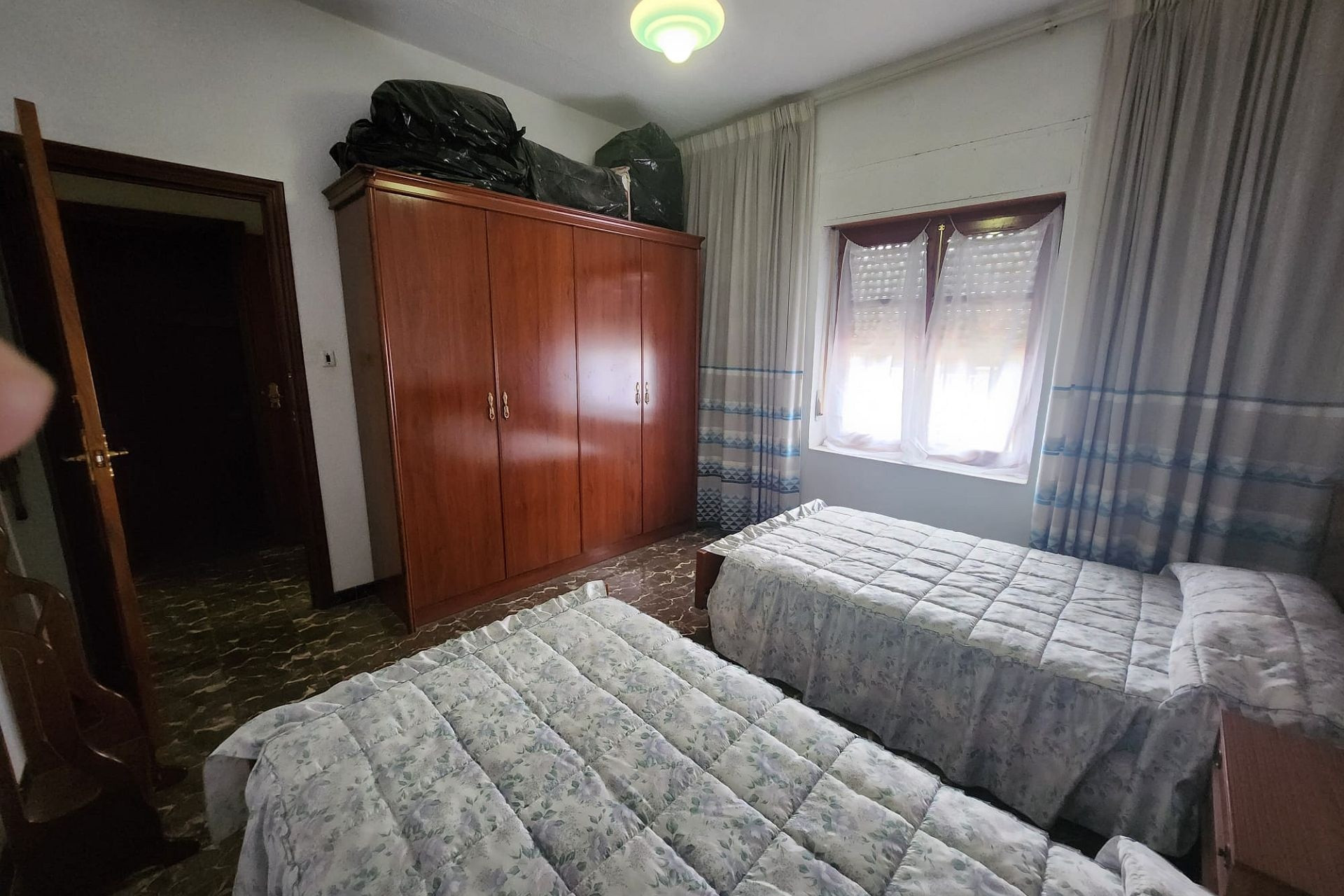 Resale - Townhouse -
Sax