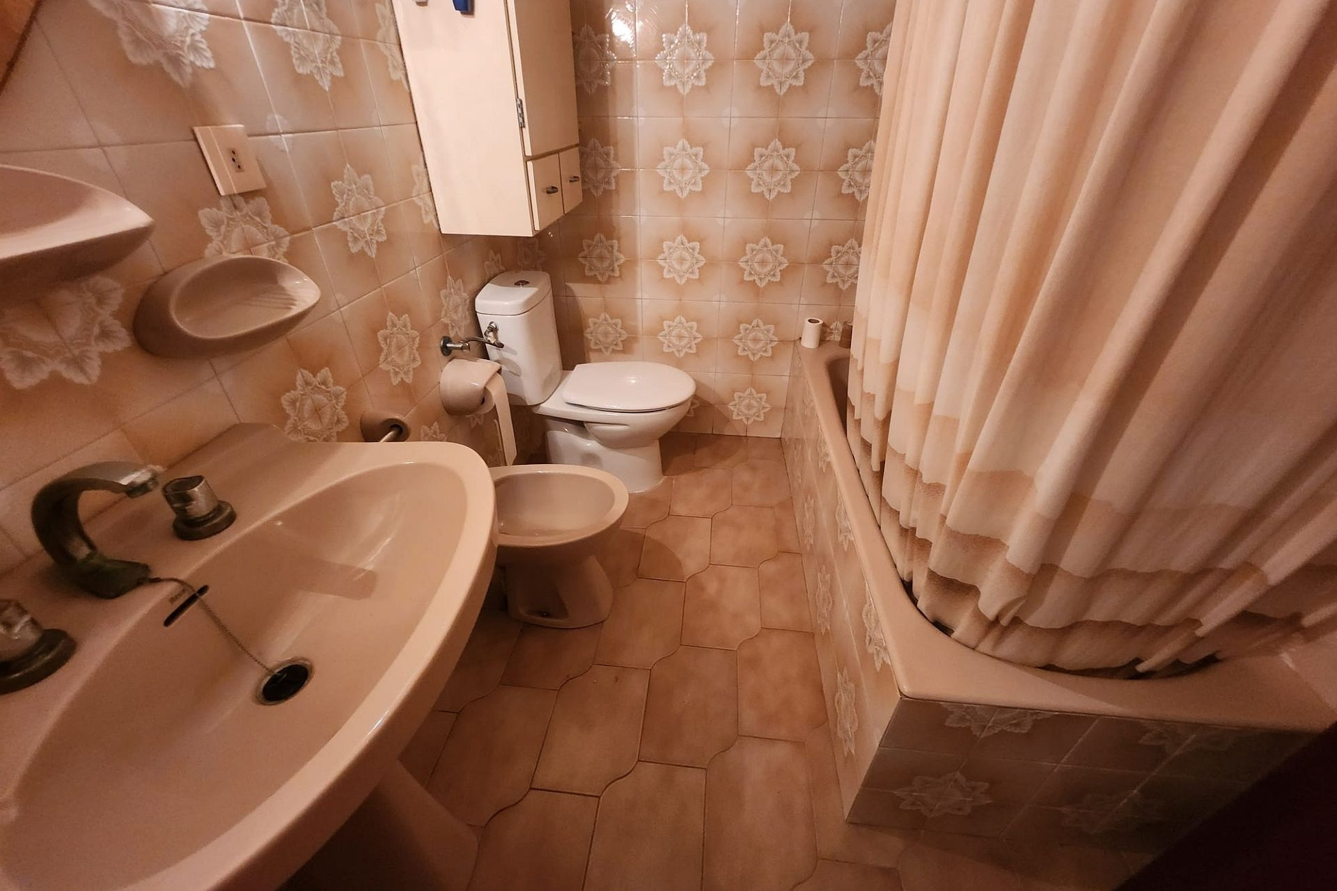 Resale - Townhouse -
Sax