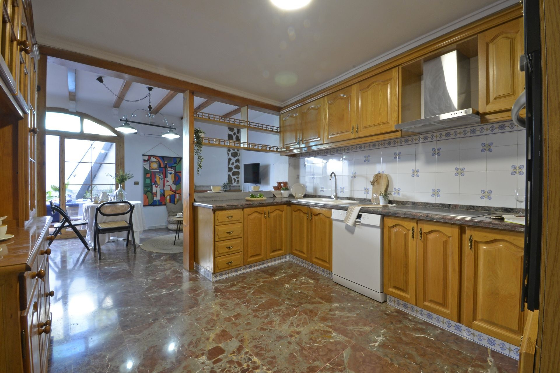 Resale - Townhouse -
Sax