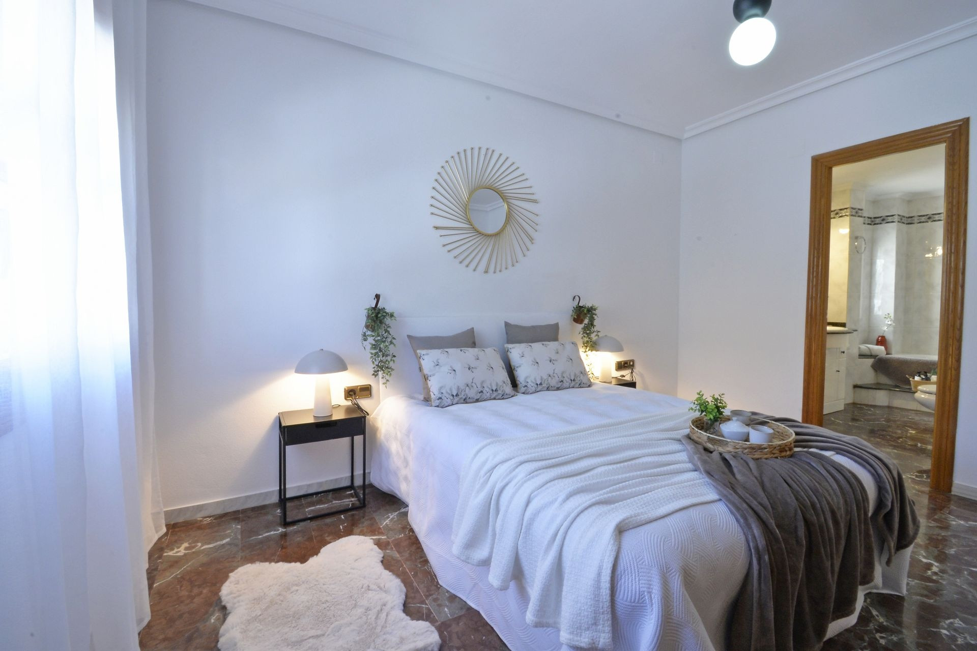 Resale - Townhouse -
Sax