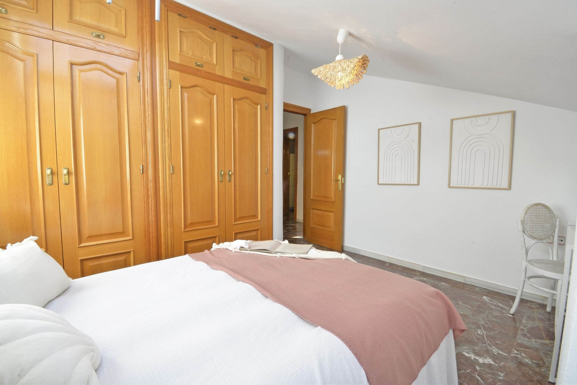 Resale - Townhouse -
Sax