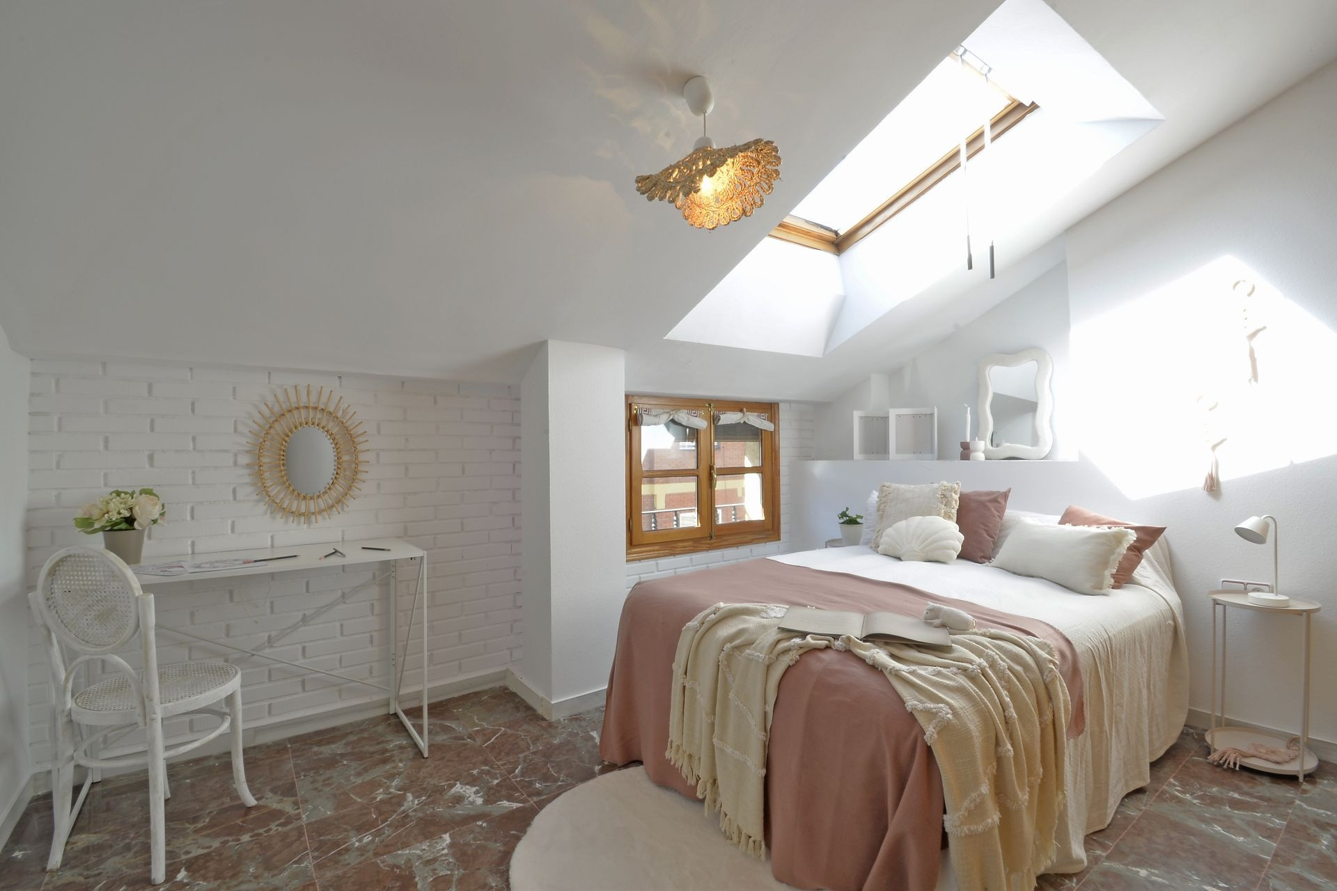 Resale - Townhouse -
Sax