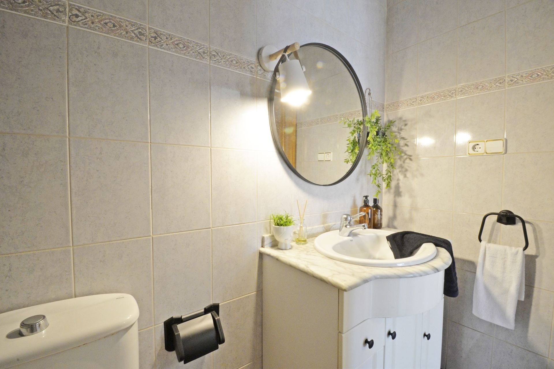 Resale - Townhouse -
Sax