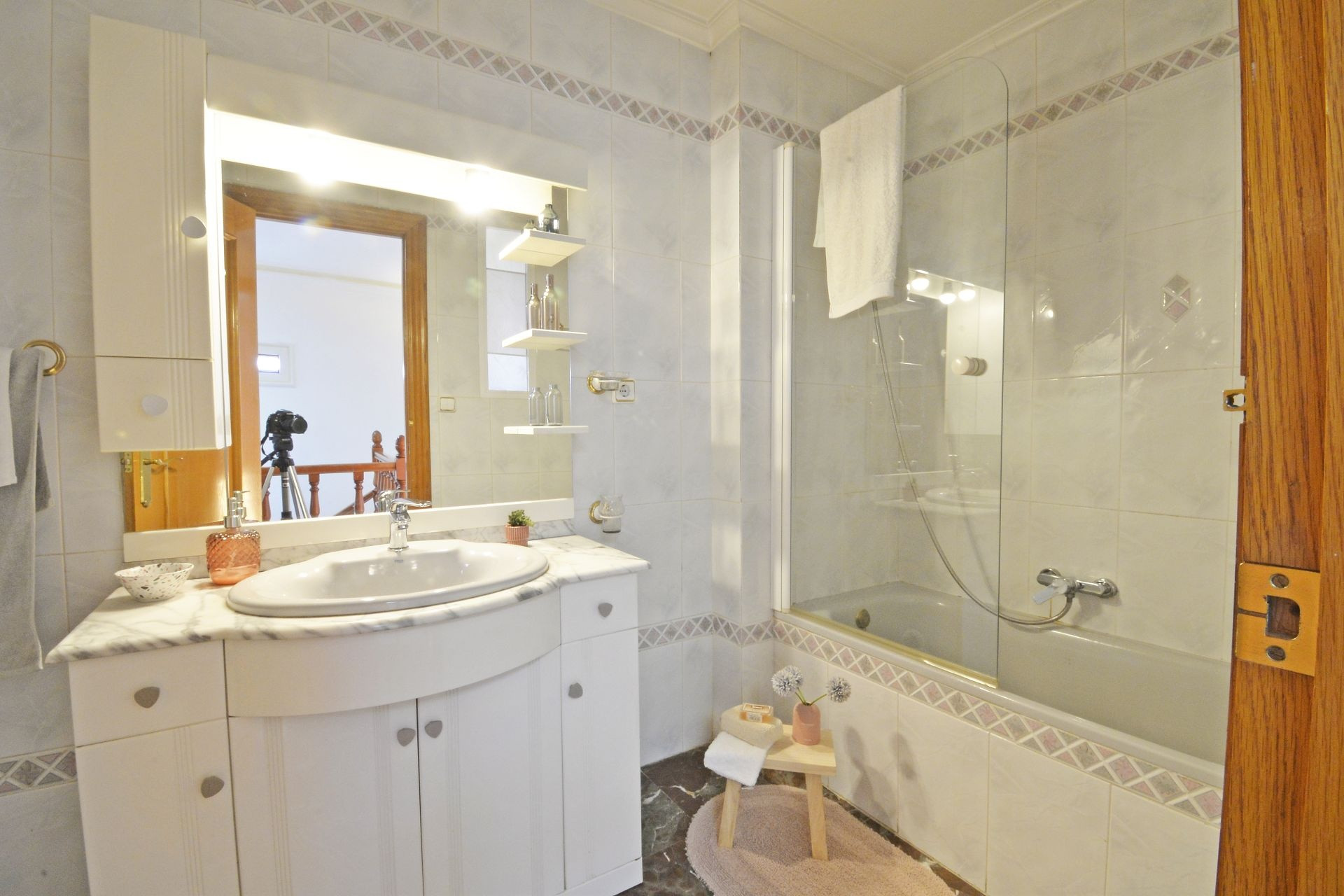 Resale - Townhouse -
Sax