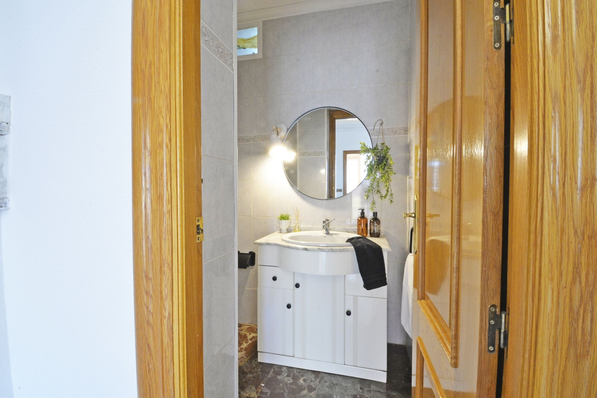 Resale - Townhouse -
Sax