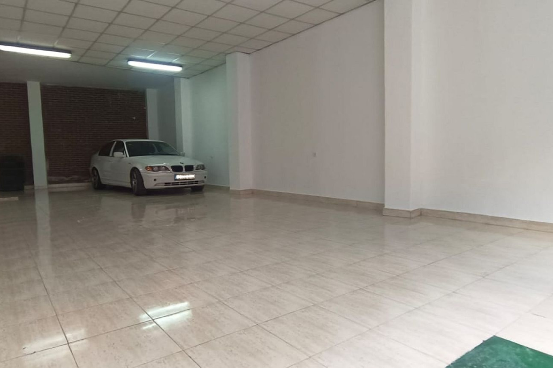 Resale - Townhouse -
Sax