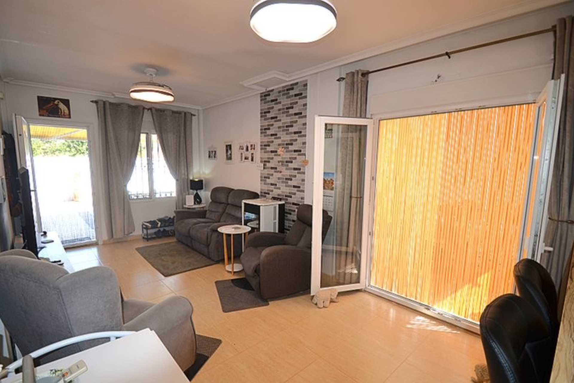 Resale - Townhouse -
Sucina - Inland